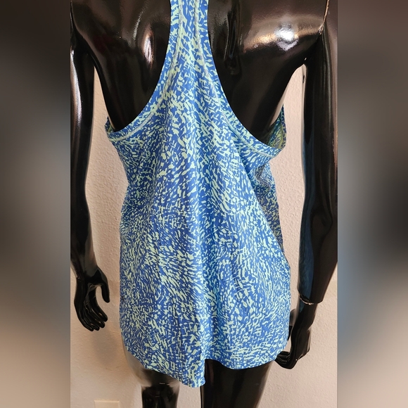 Athleta Ultimate Train Racerback Tank Size M - Picture 2 of 5